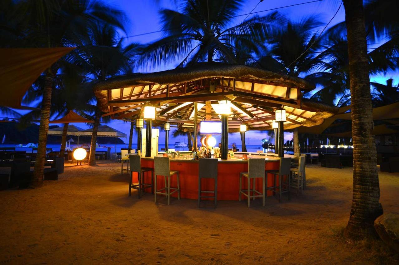 Aqua Fun Hotel At Camaya Coast Mariveles Exterior photo